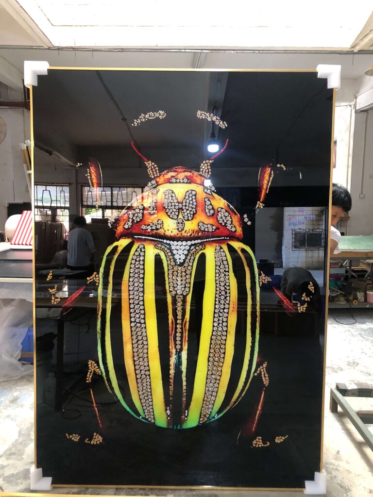Shiny inset design glass crystal painting 
