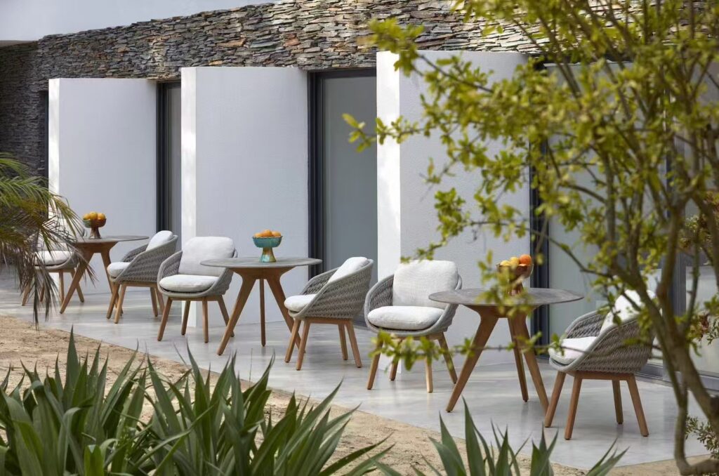 outdoor chair and table set